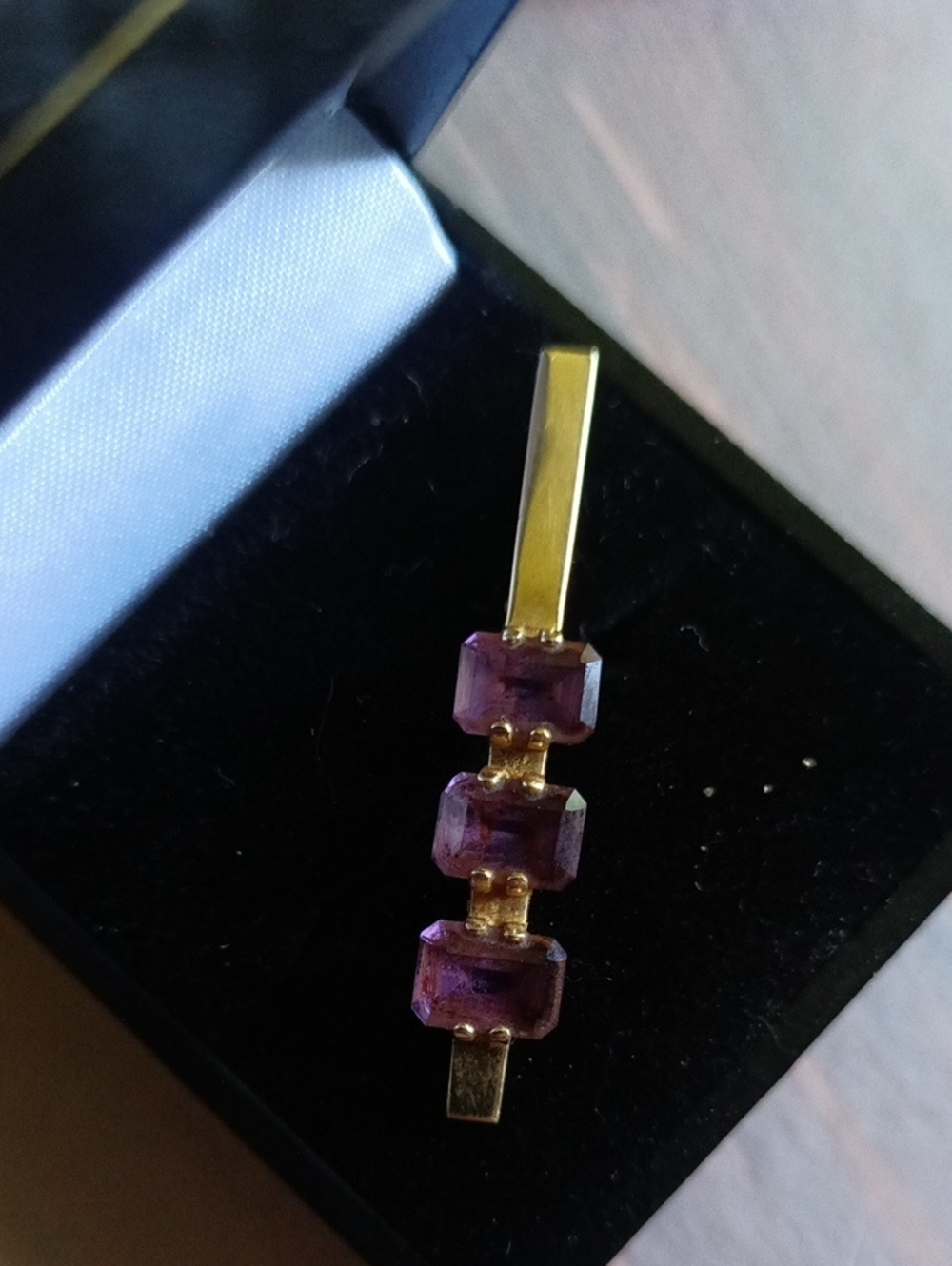 14 Kt Gold Amethyst Bar Pendant 2.4 Grams